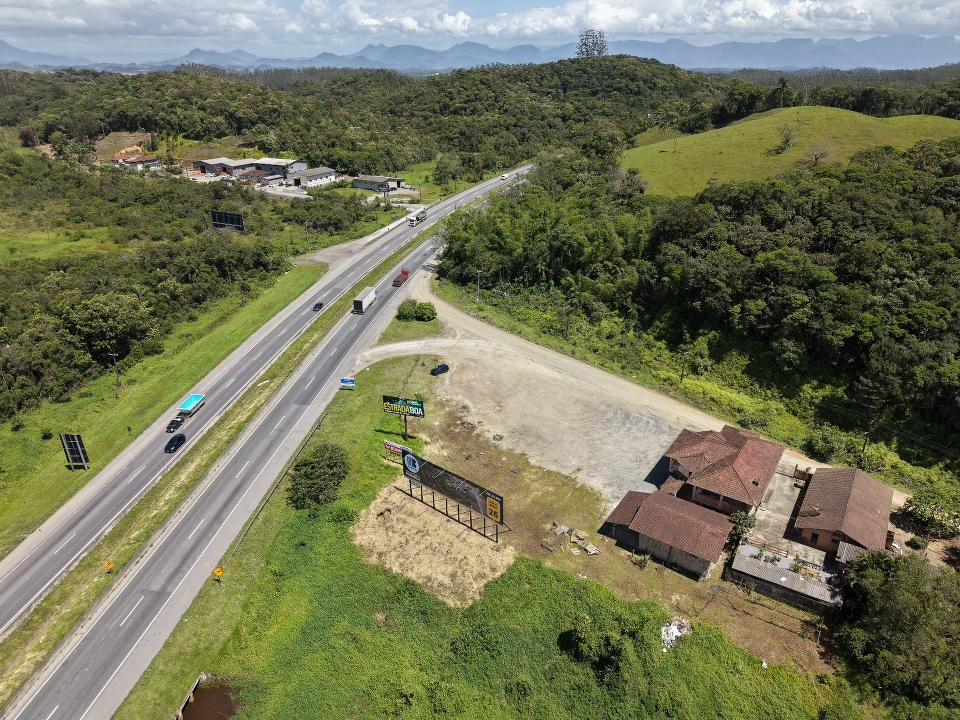 TERRENO INDUSTRIAL FRENTE BR 101 EM JOINVILLE/SC